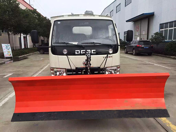 國(guó)五小多利卡掃路車(chē)除雪車(chē)