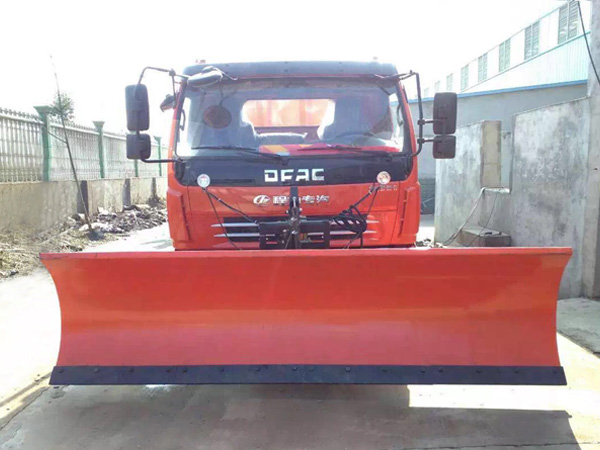 國(guó)五大多利卡道路除雪車(chē)