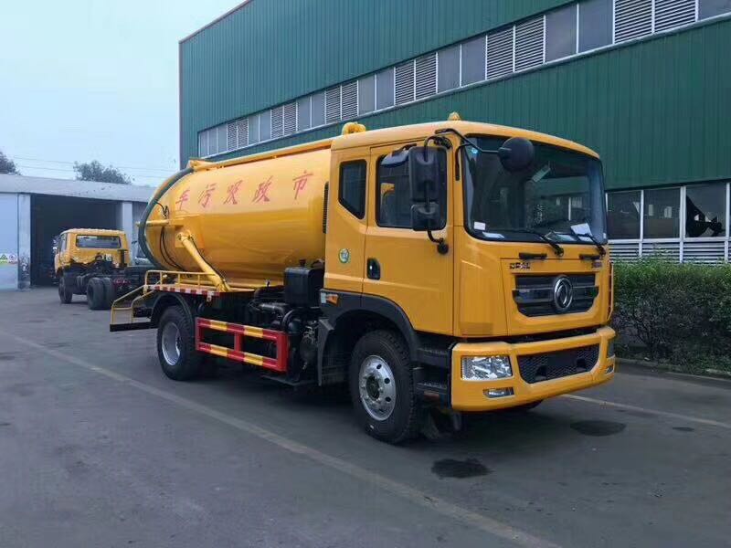 東風(fēng)12方吸污車(chē)圖片配置詳解
