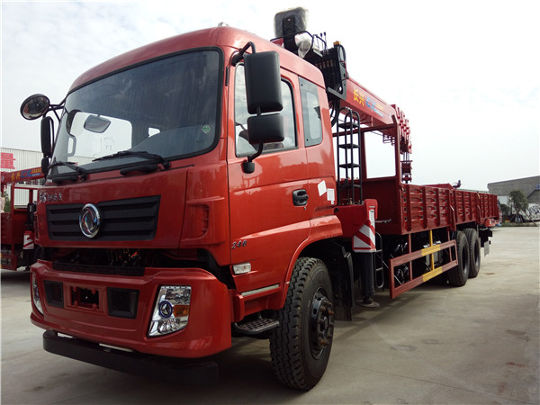東風(fēng)后雙橋10噸/12噸/14噸徐工隨車吊-8.5米貨箱
