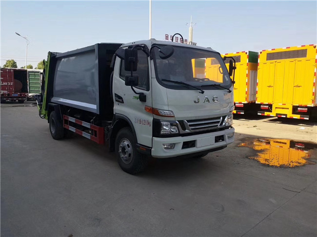 江淮駿鈴八方壓縮垃圾車(chē)